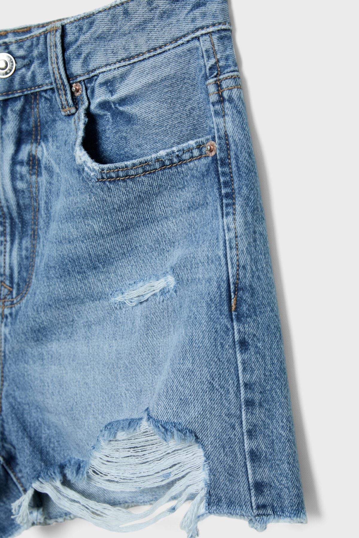 Stradivarius Distressed Denim Şort