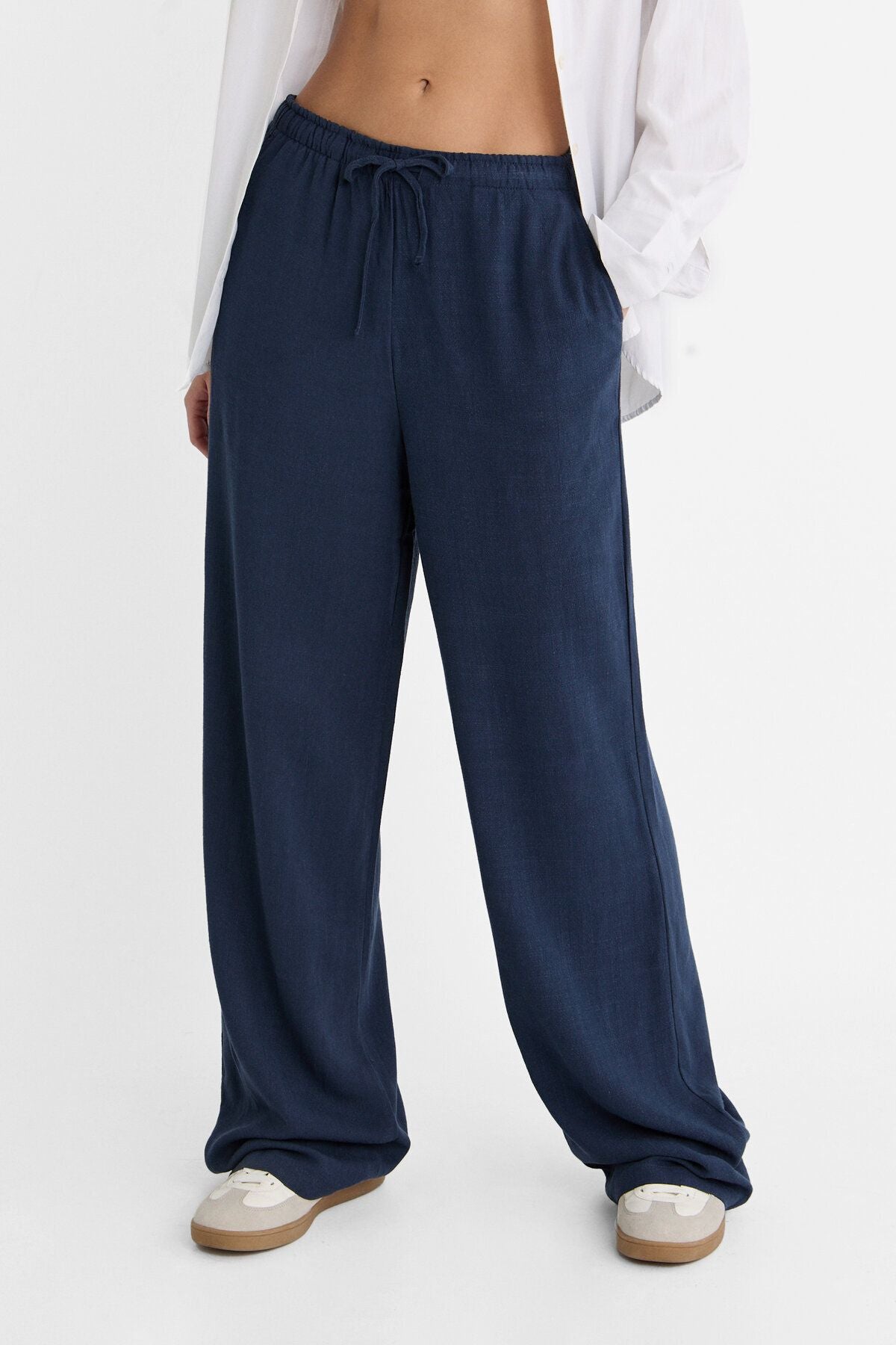 Stradivarius Dökümlü keten pantolon Standart XS