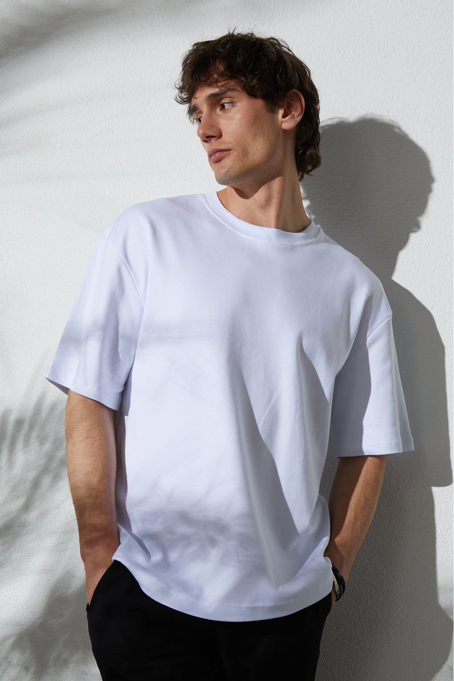 Tudors Unisex Oversize Geniş Kesim %100 Pamuk Yumuşak Dokulu Basic Bisiklet Yaka Beyaz Tişört - Siyah