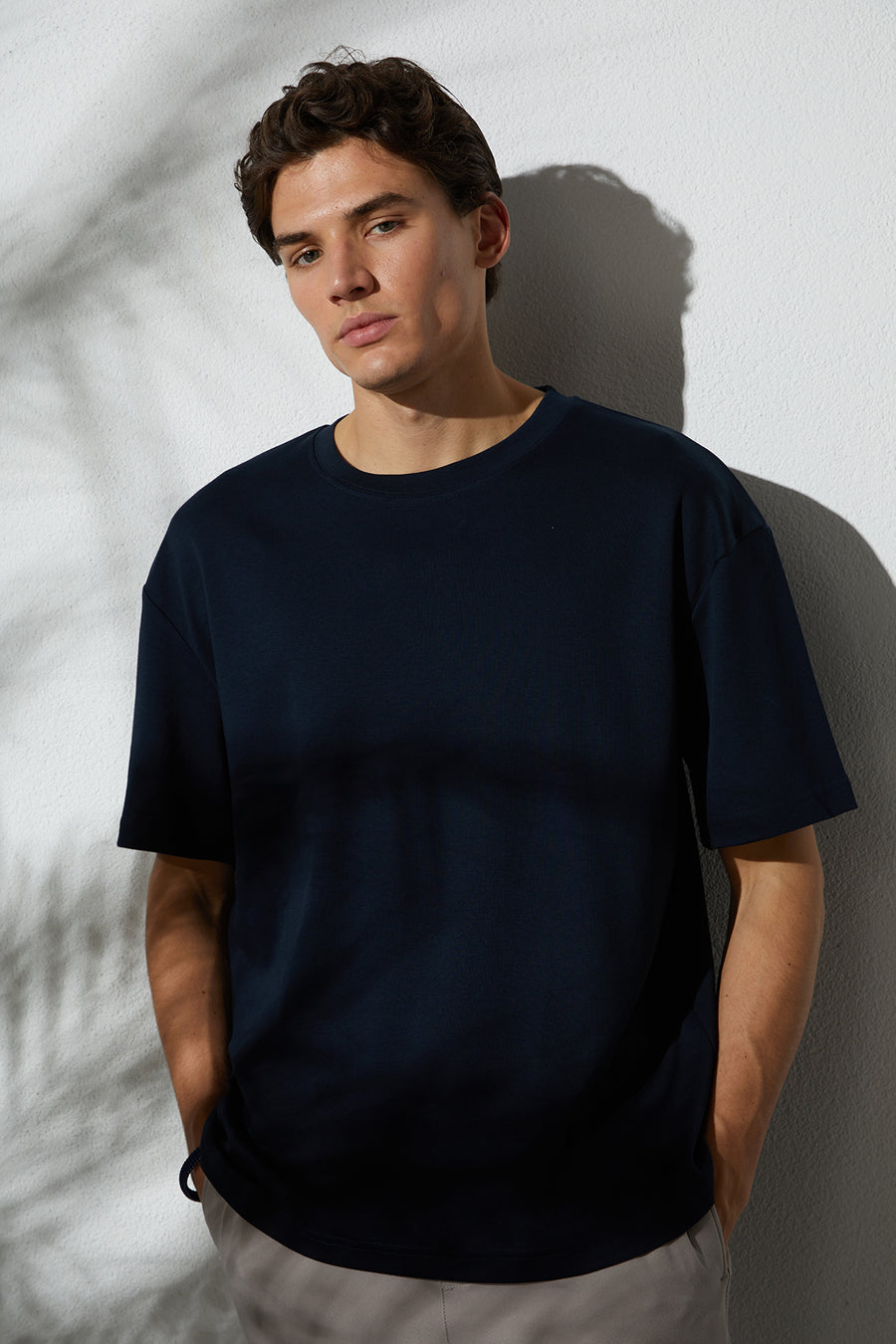 Tudors Unisex Oversize Geniş Kesim %100 Pamuk Yumuşak Dokulu Basic Bisiklet Yaka Beyaz Tişört - Lacivert