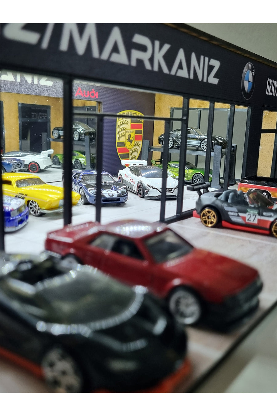 Perlamco Kişileştirilebilir Showroom Galeri Service diorama isimli galeri Led Aydınlatmalı 1/64 ölçek Uyumlu