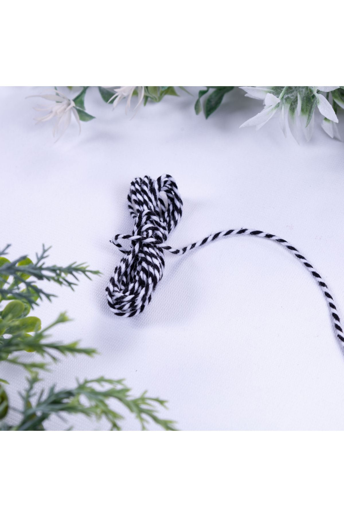 Bimotif Marteniçka Siyah Beyaz Büküm Bileklik Ipi, 2 Mm 2 Metre - Siyah 3