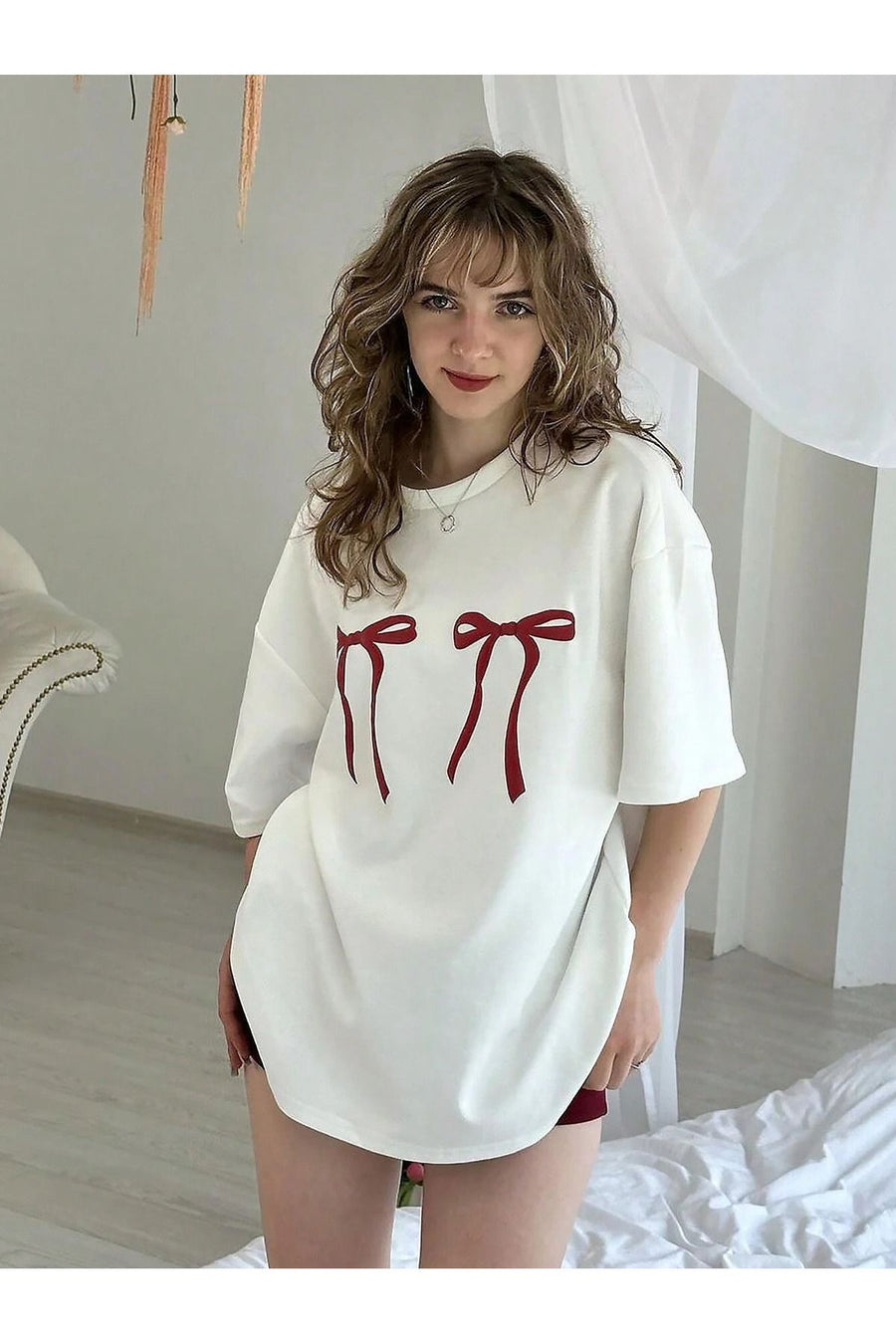 oneagılyazı Kadın Kurdela Baskılı Tshirt - Bisiklet Yaka - Beyaz