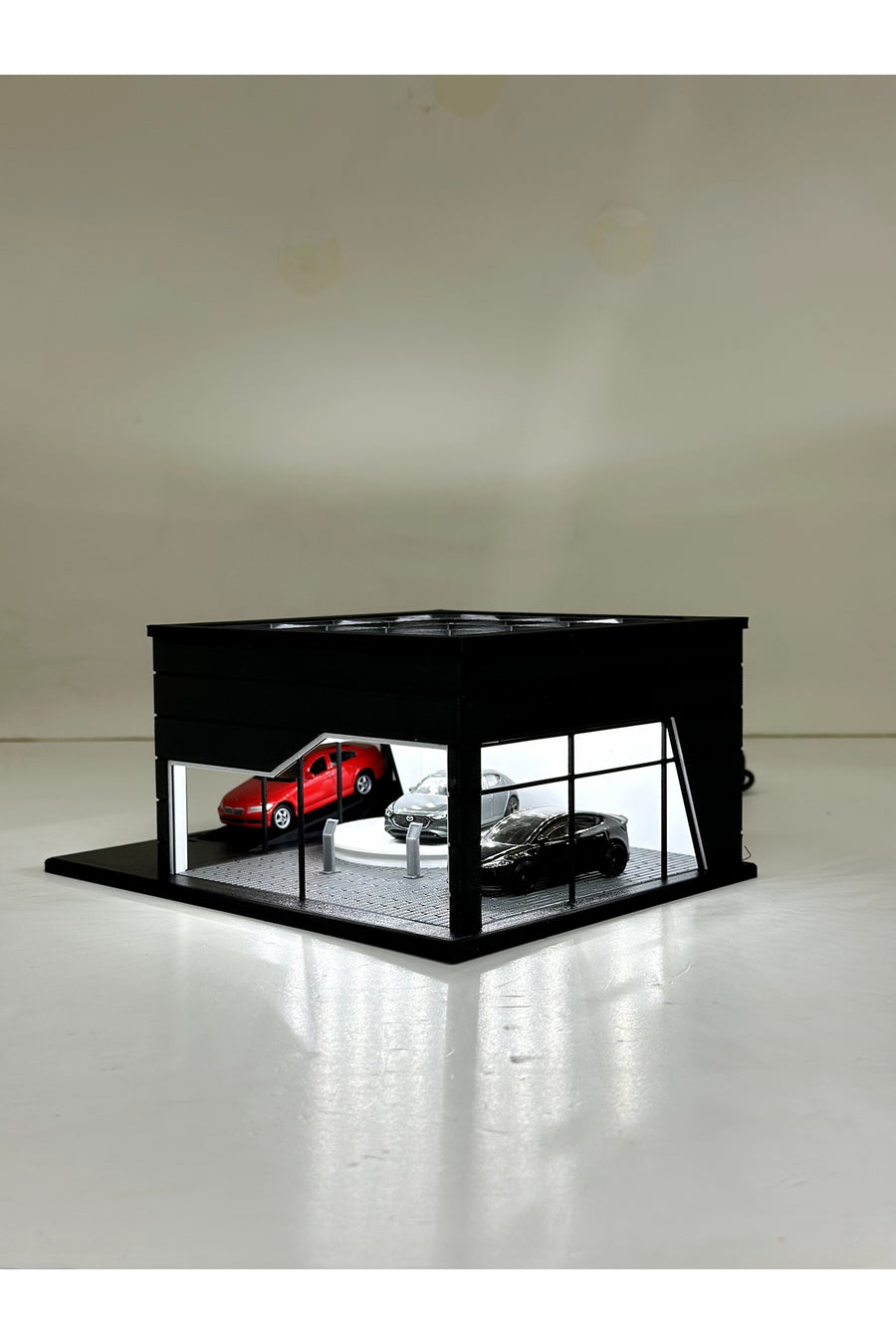 Butik 1/64 Ölçekli Siyah Renk Ledli Showroom Tasarımlı Diorama Araç Sergileme Garajı 3D Baskı