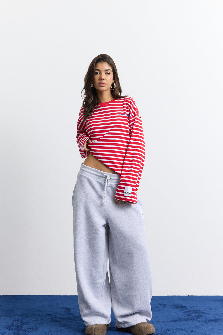 bases. Mavi Lacivert Çizgili Oversize Uzun Kol T-shirt - Kirmizi-C