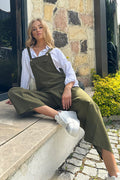 Trend Alaçatı Stili Haki Önü Cepli Askılı Gabardin Bahçıvan Tulum ALC-X12186 - Siyah